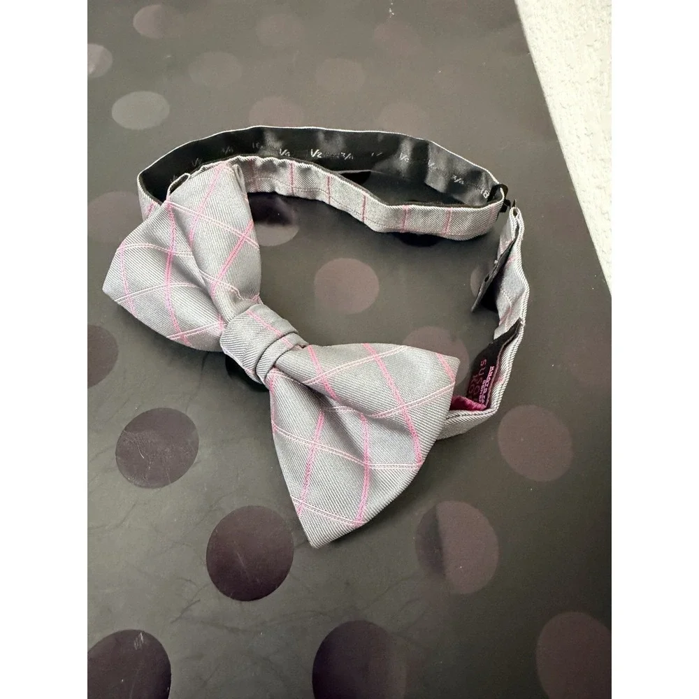 Susan G. Komen American Lifestyle Bow Tie Pink‎ And Gray Excellent Condition